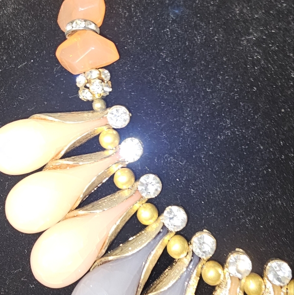 Vintage light peach Dangle Bib Statement necklace 21" long - Picture 2 of 4